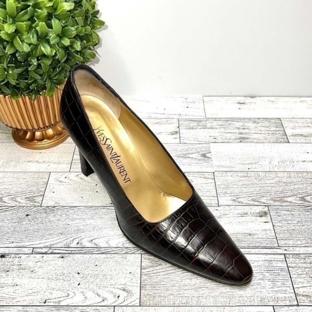 Yves Saint Laurent Women’s Dark Brown Croc Embossed Pump 8M